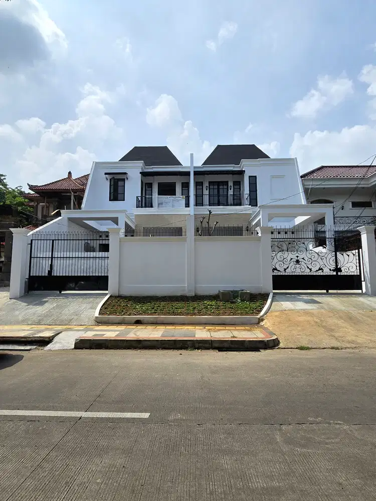 Rumah Baru Desain Classic Modern Dalam Komplek Di Duren Sawit Jakarta