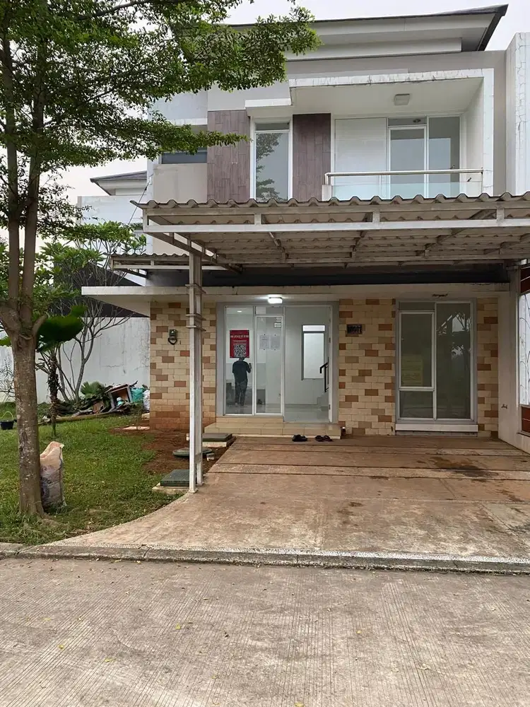 Rumah 2 lantai hook di Serpong