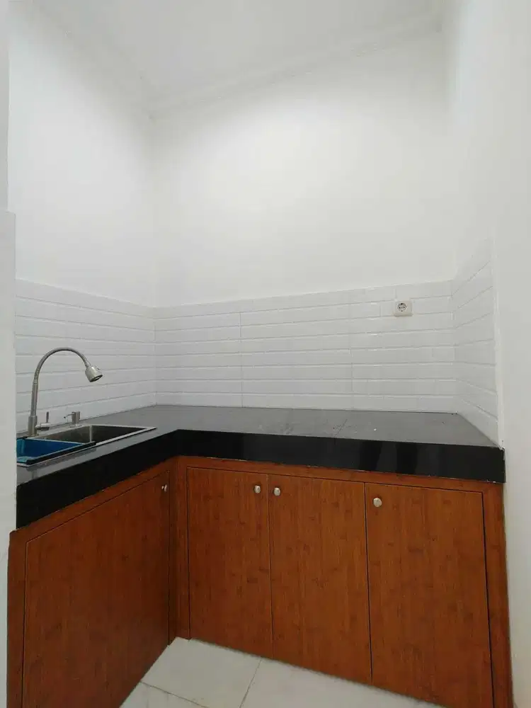 Dijual Rumah Baru 2 Lantai dalam Komplek di Pondok Kelapa Duren Sawit