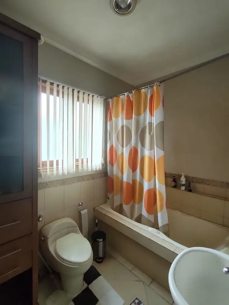 Rumah Dalam Cluster Di Jatiwaringin Jakarta Timur Turun Harga