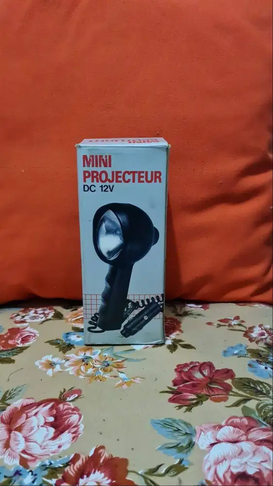 Lampu Baca Mobil Jadul Mini Projecteur (Bekas)