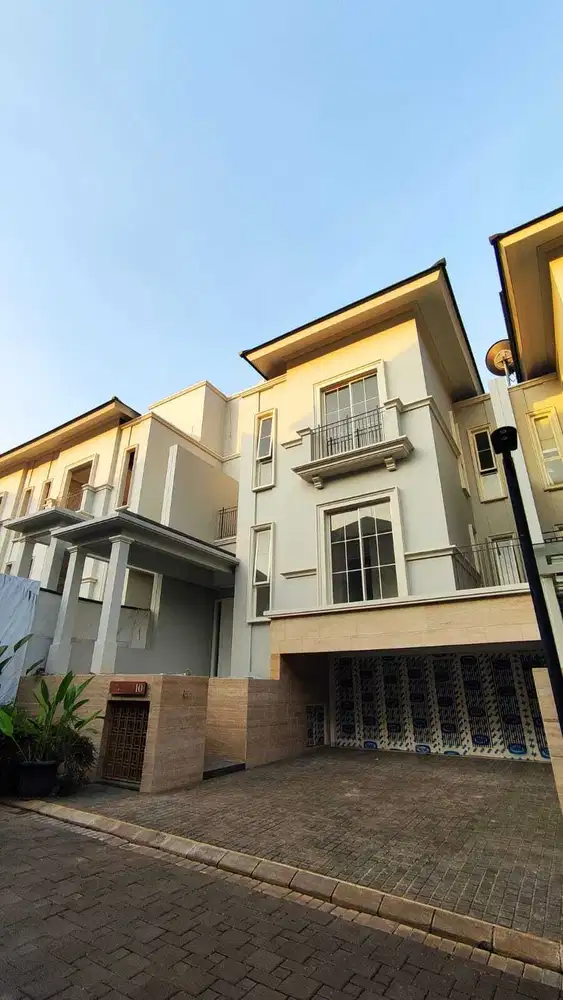 Dijual Rumah Mewah Private Cluster Lebak Bulus Fasilitas Lift