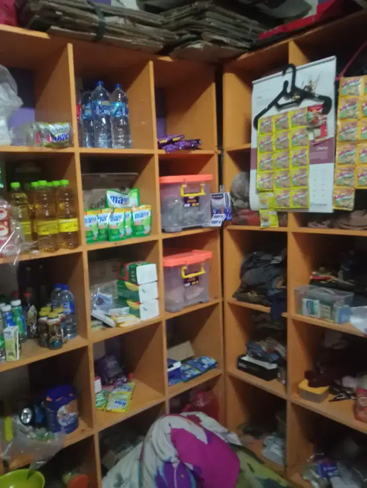 Rak untuk jualan sembako dan loundry