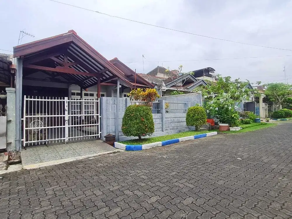 Termurah! Rumah Siap Huni di Araya Blok Depan. SHM 200m²