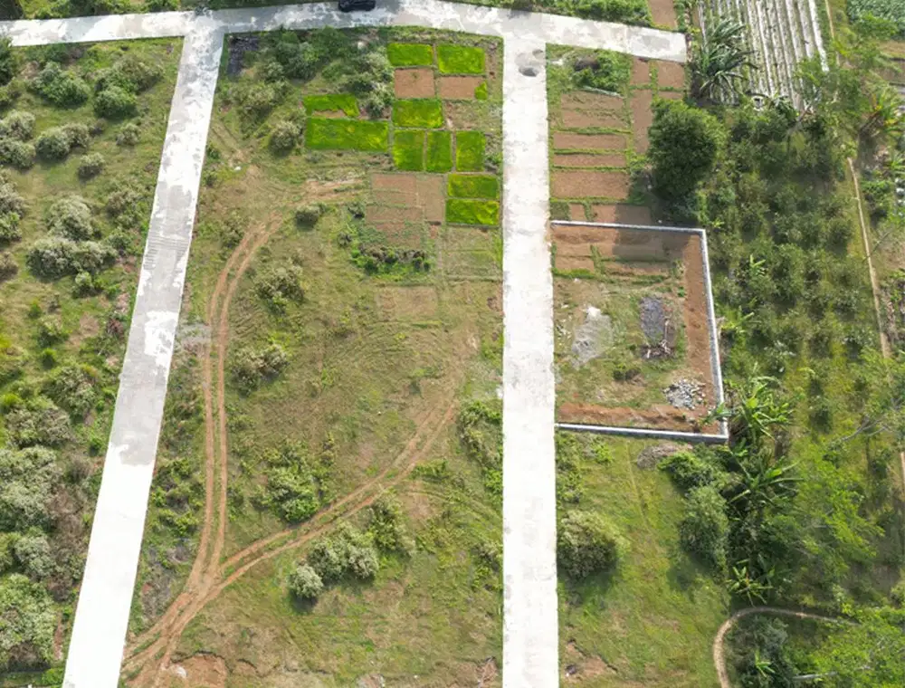 Tanah 500 m ke jalan Daendels, 15 menit Ke Bandara YIA SHM pekarangan