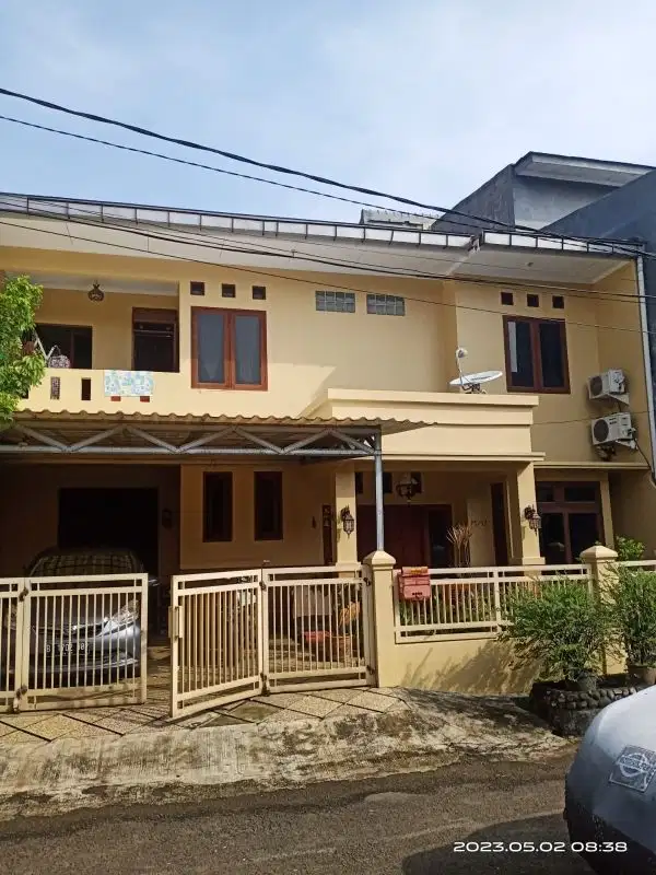 Rumah 2 Lt. SHM 5 menit ke Tol dan 15 menit ke stasiun Pocin Siap Huni