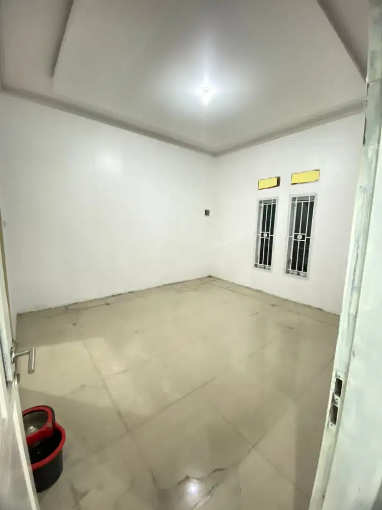 Rumah Usaha 2 Lantai di Raya Cipanas Garut, Lokasi Emas!BISA NEGO