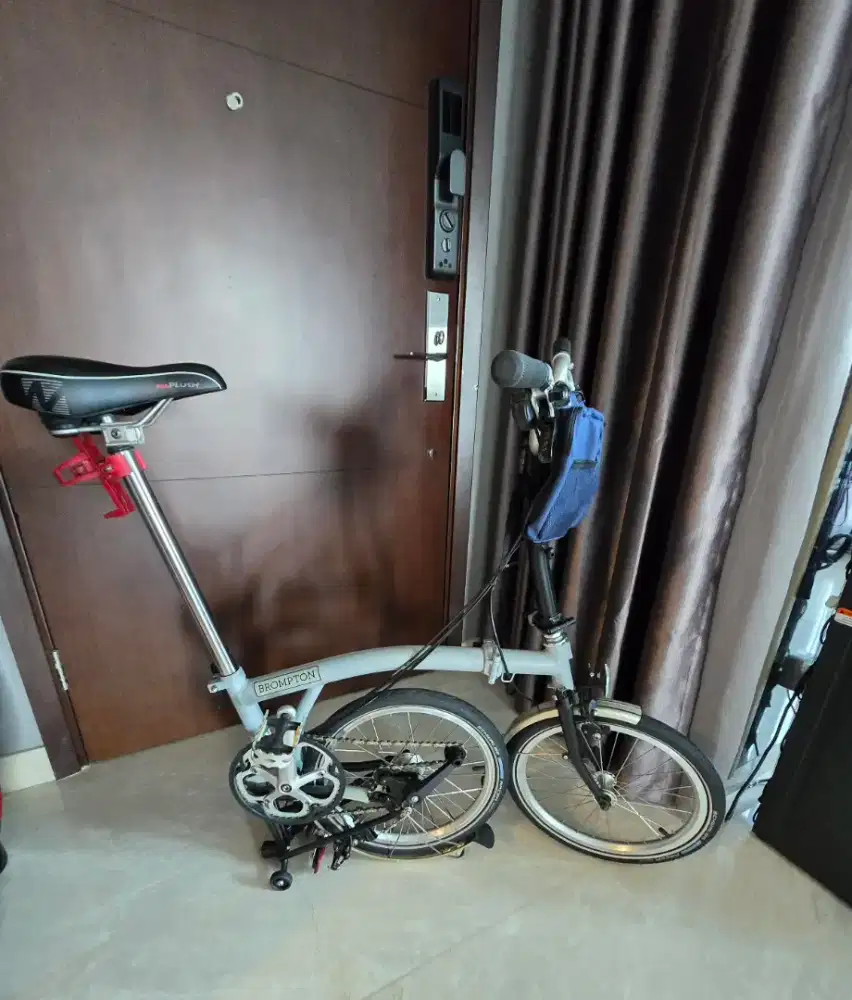 Sepeda lipat Brompton bike original London UK