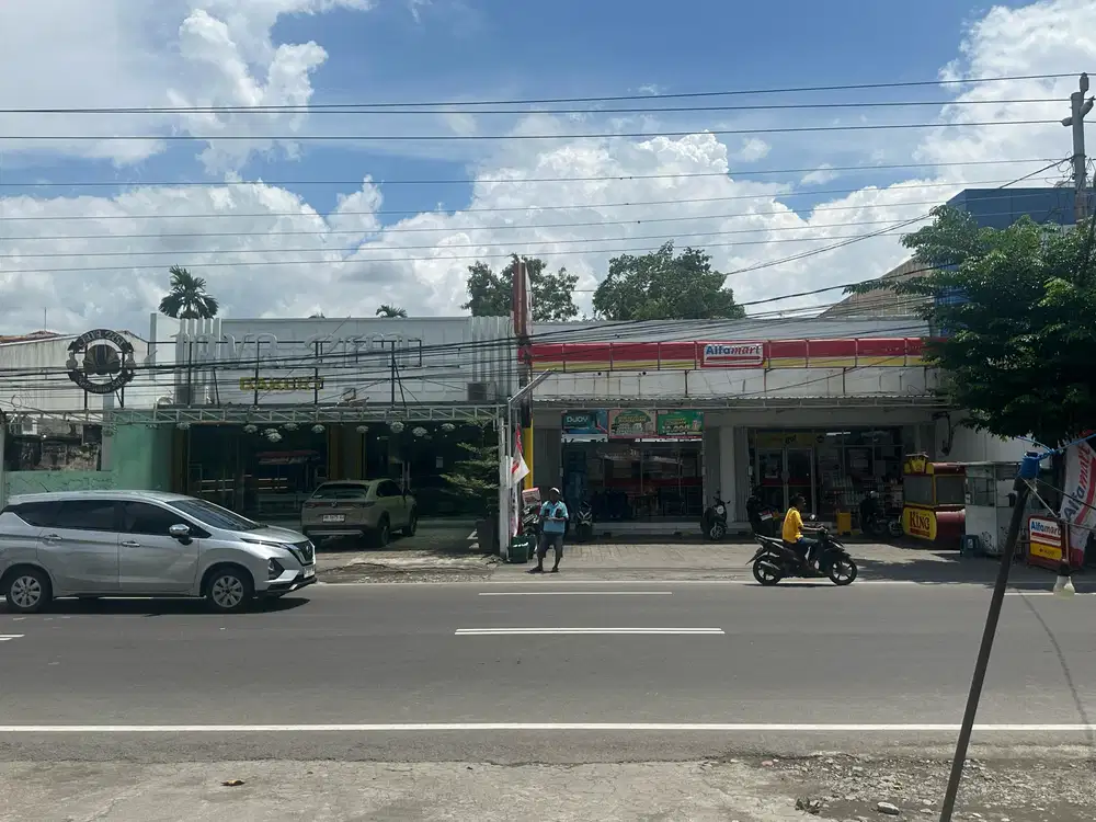 Hitung tanah alfamart dan usaha roti pinggir jalan Radjiman