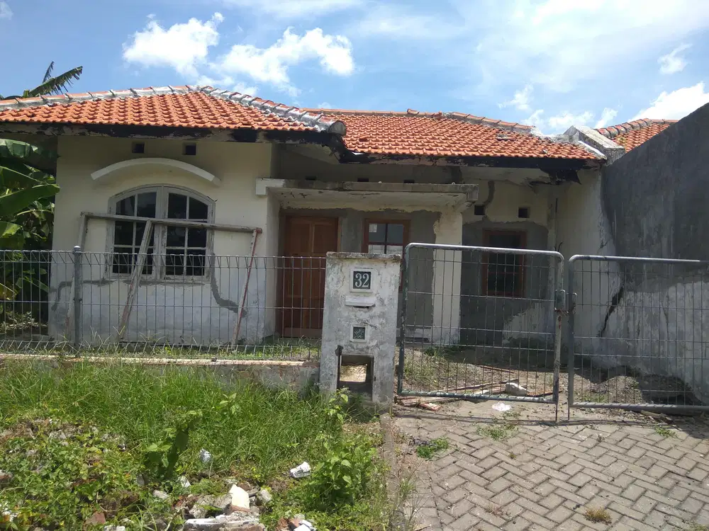 Butuh Uang, Jual rumah pojok, SHM, dekat pabrik, diLegundi, Kab Gresik