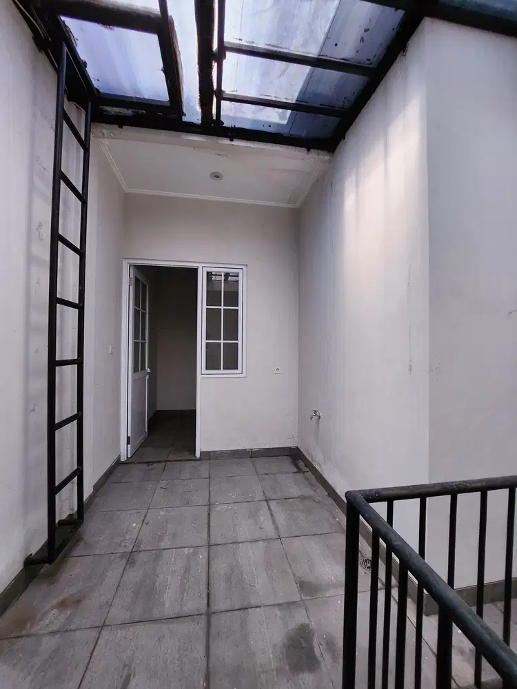 Rumah Baru Dalam Komplek Elite Area Cempaka Putih Jakarta Pusat