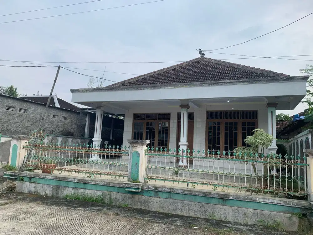 DIJUAL MURAH RUMAH BESAR SIAP HUNI COCOK UNTUK KELUARGA BESAR