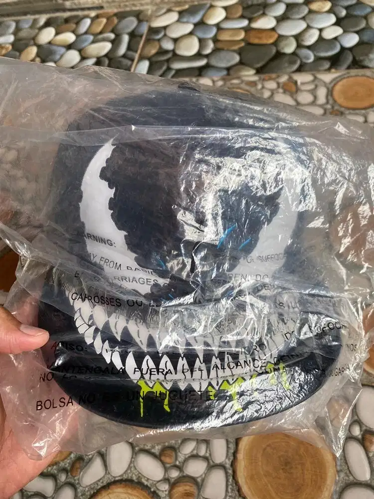 Topi new era marvel venom satin 7 3/8 new