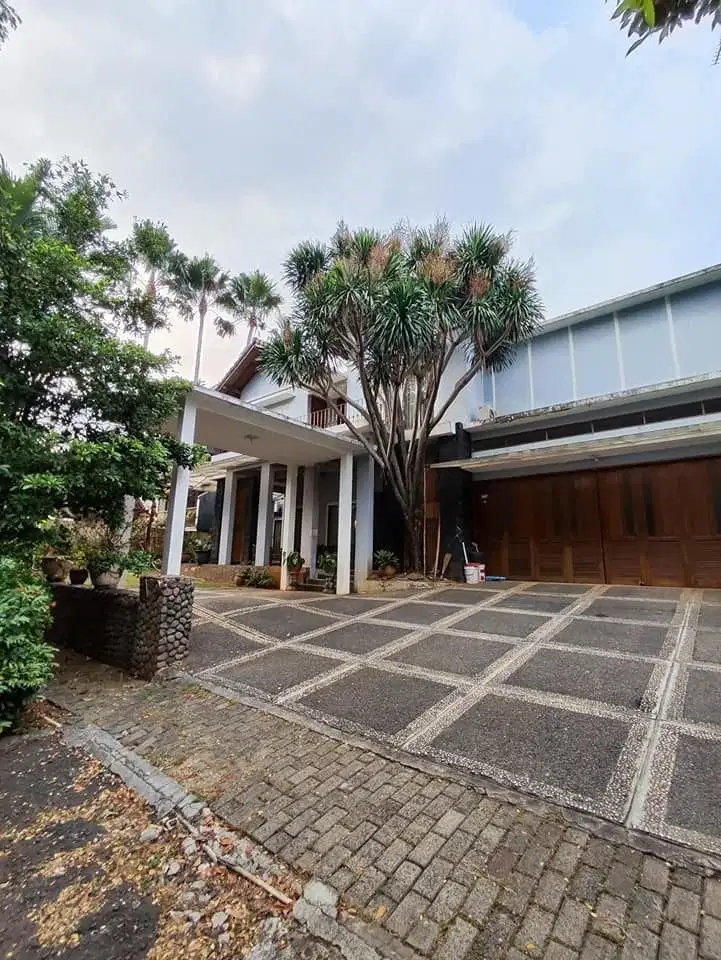 Rumah Mewah Asri Dalam Komplek di Lebak Bulus Jakarta Selatan
