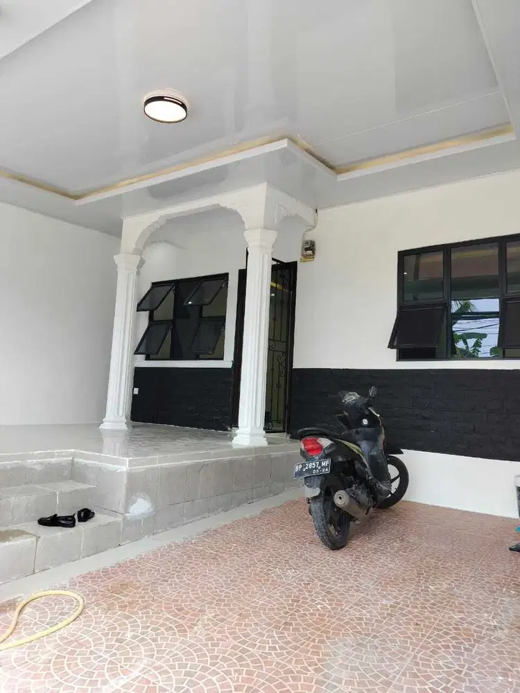 DI JUAL CEPAT RUMAH DI VILLA DIAMOND PINGGIR JALAN  TRANS  JALAN MADA