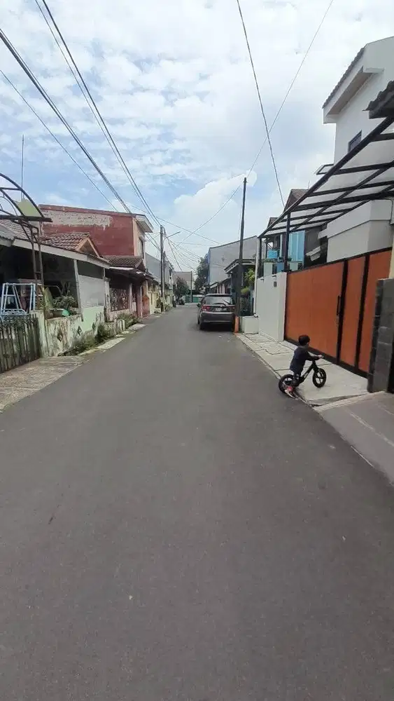 Rumah Nyaman dalam komplek dekat Grand Wisata di Mustika Jaya Bekasi