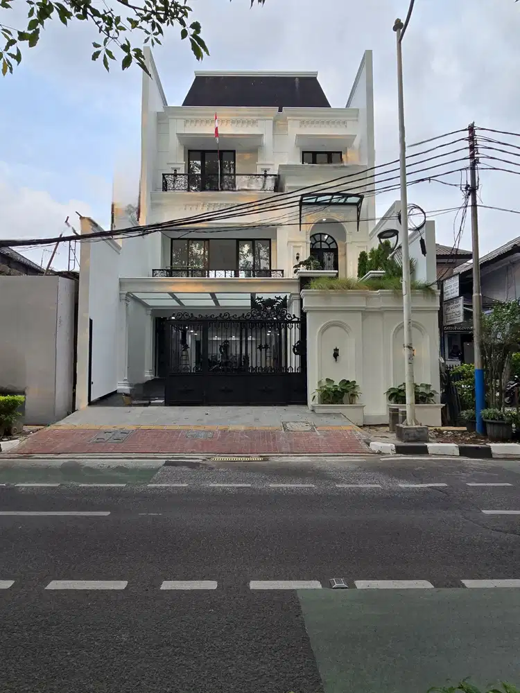 Rumah Baru Clasik Modern House Tebet Jakarta Selatan
