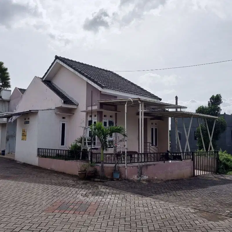 rumah Villa 1lt kota Malang adem sejuk 600jt an