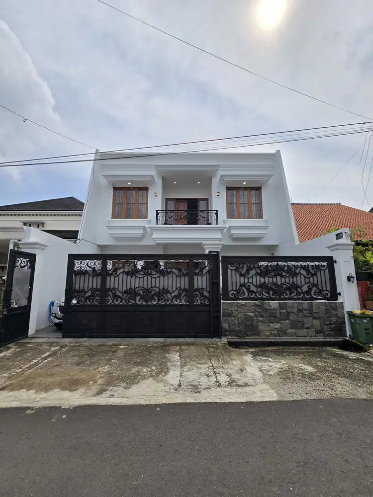 Rumah Mewah Jalan Lebar Dalam Komplek Di Duren Sawit Jakarta Timur