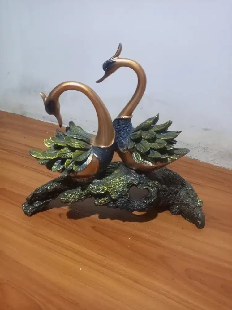 Pajangan ruang tamu angsa