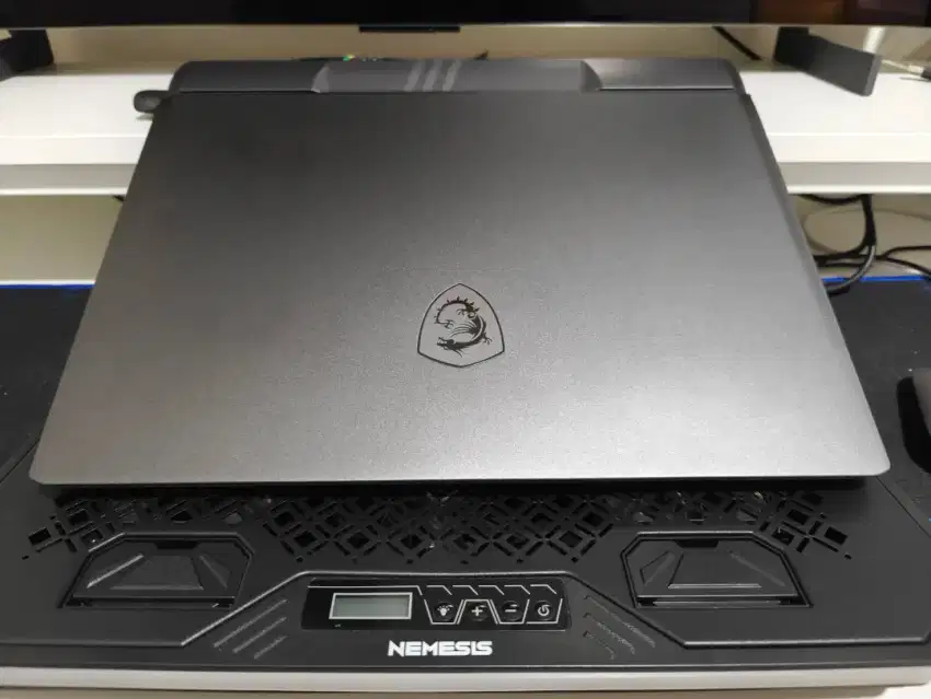 MSI Vector 16 HX  Intel Ultra 7 RTX 5070 Ti - 32 GB DDR 5 - 1.5 TB HDD