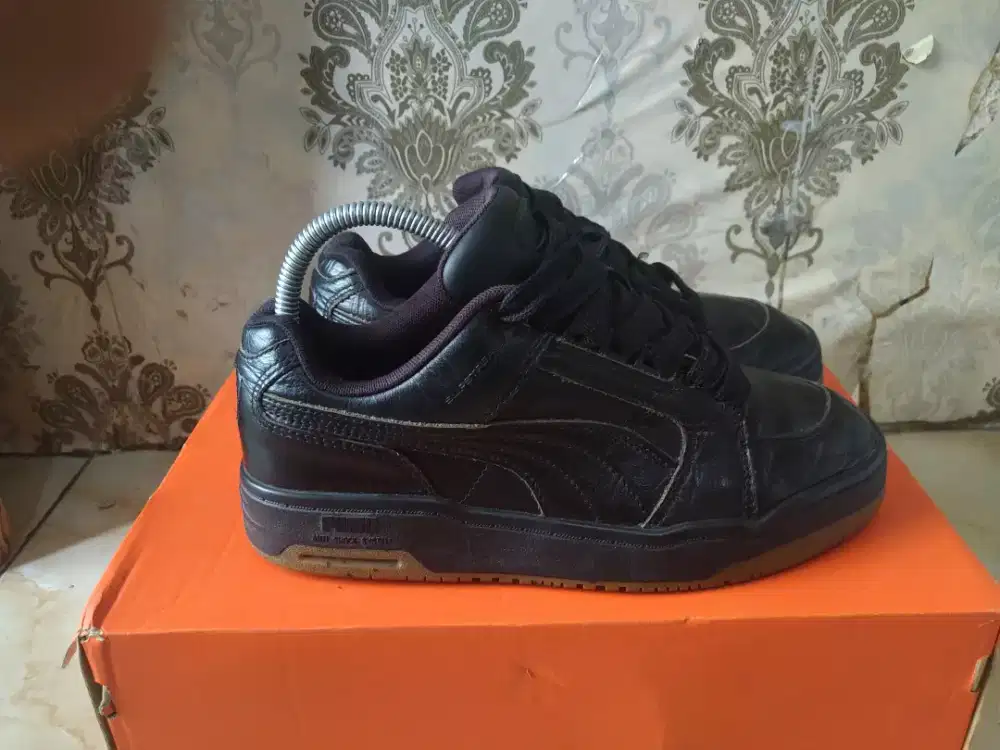 Sepatu second anak sekolah puma sz.37
