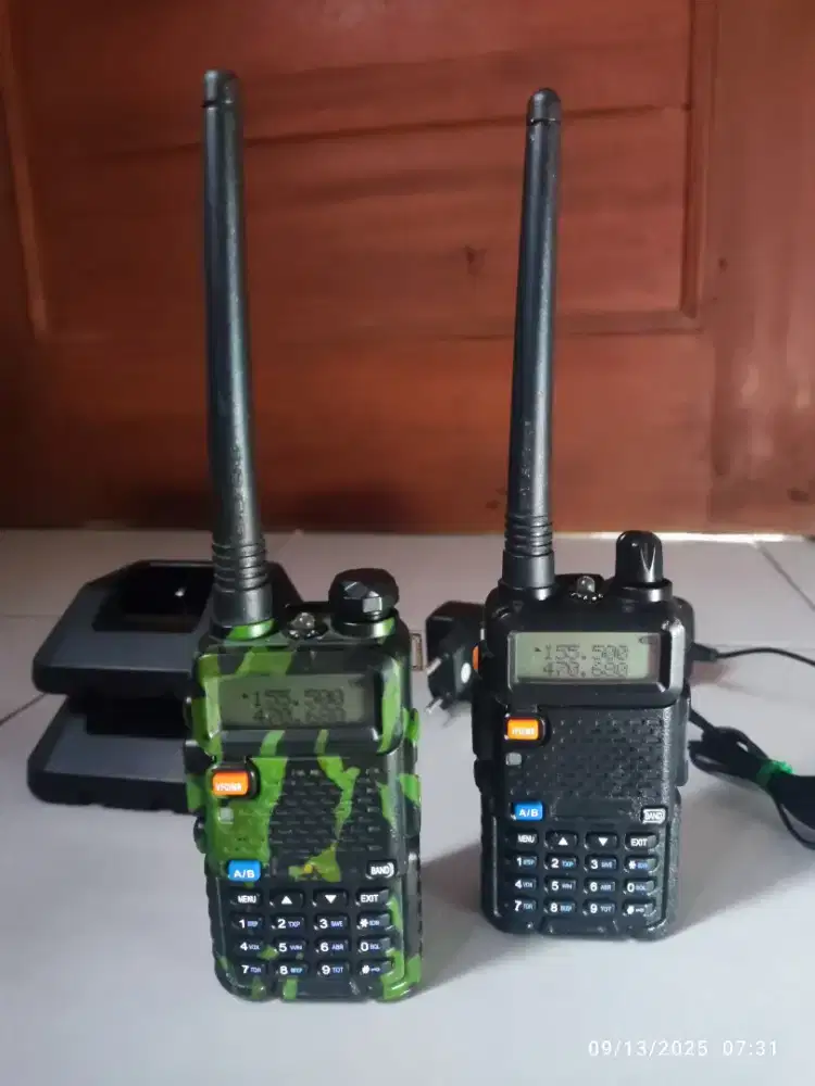 2 Pcs HT Walkie Talkie Baofeng UV 5R