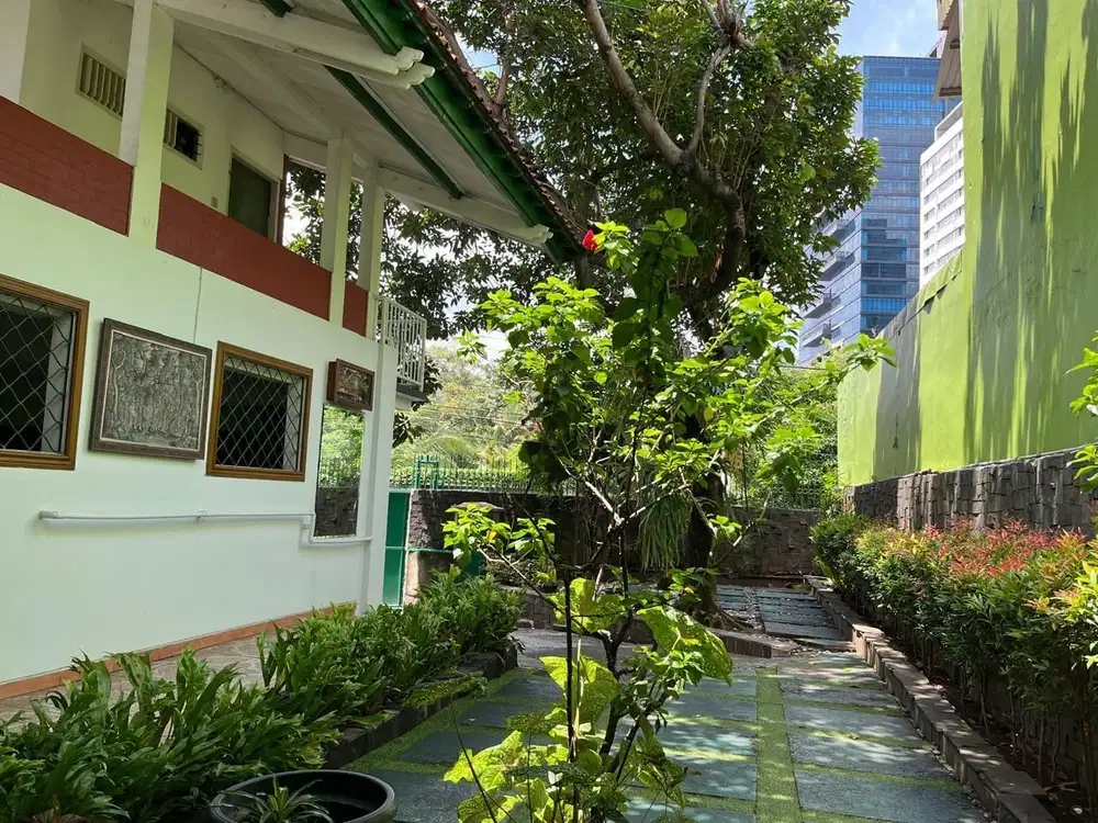 Dijual Rumah Dengan Lingkungan Yang Sangat Nyaman Di Pejaten Timur