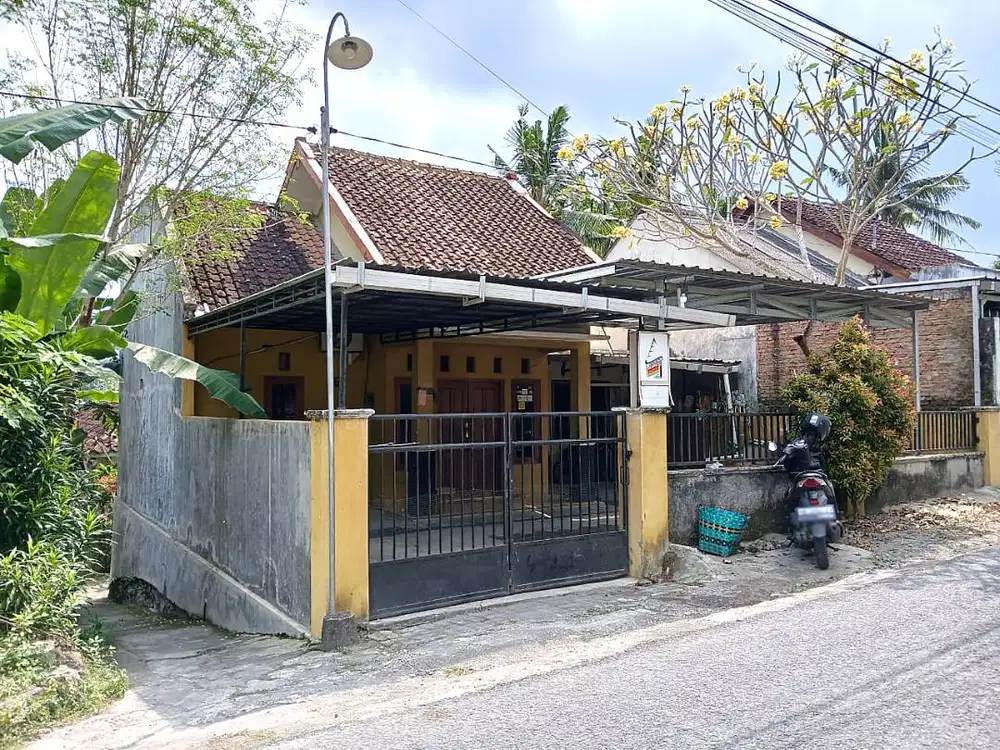 Rumah Cantik Lingkungan Apik di Jipangan Bangunjiwo