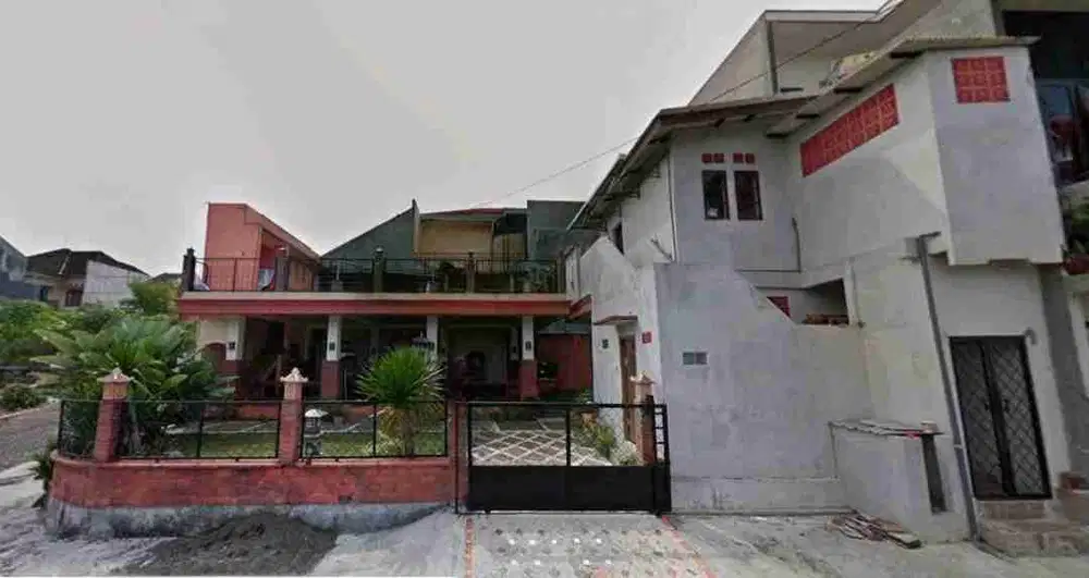 Rumah Hook Lahan Luas Riverside Malang – Dekat Tol Karanglo