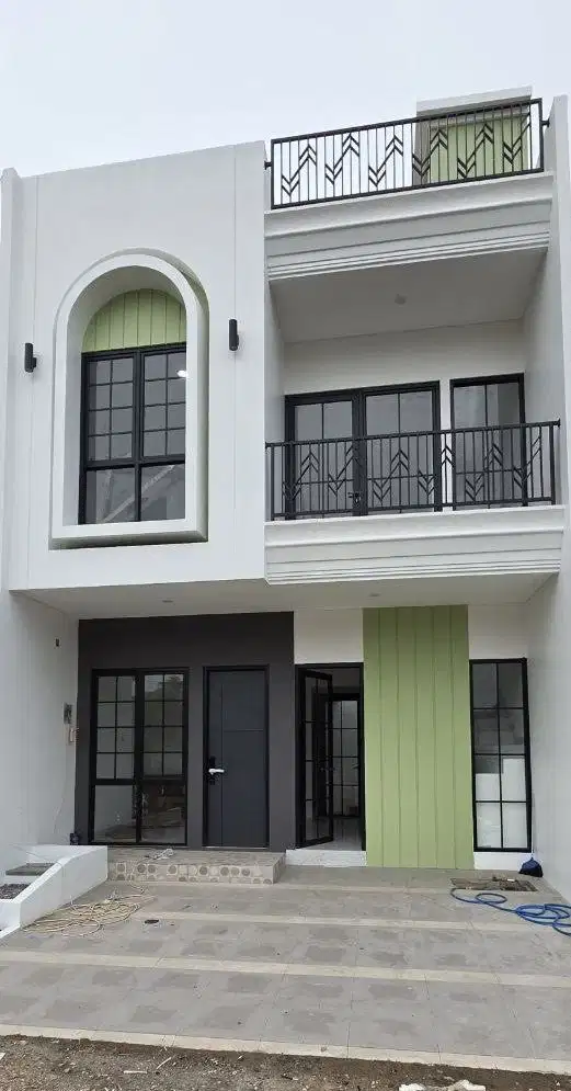 Rumah Arun. Cilodong, Baru 2 LANTAI + ROOFTOP, Mewah Harga Murah Exclusive di Kota Depok Jual Dijual