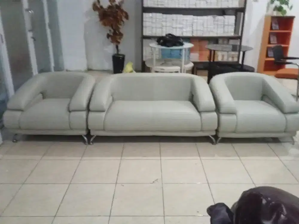 Tukang service sofa