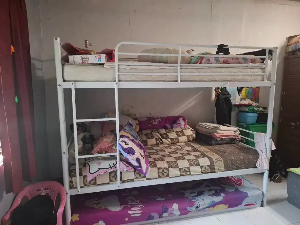 Tempat Tidur Tingkat