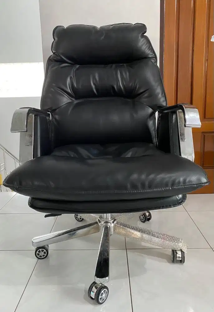Jual kursi direktur hidrolik kantor bekas kondisi bagus