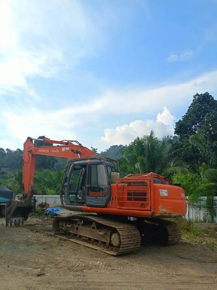 Excavator Bekas Murah Sulawesi – Hitachi 210F – Siap Pakai