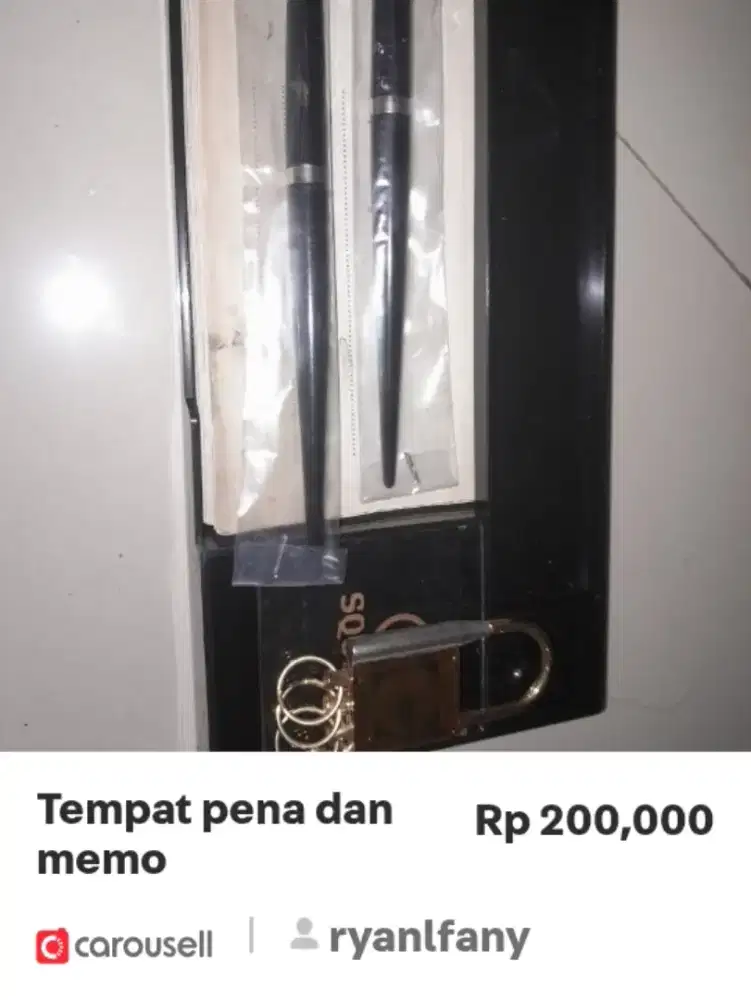Tempat pena dan memo