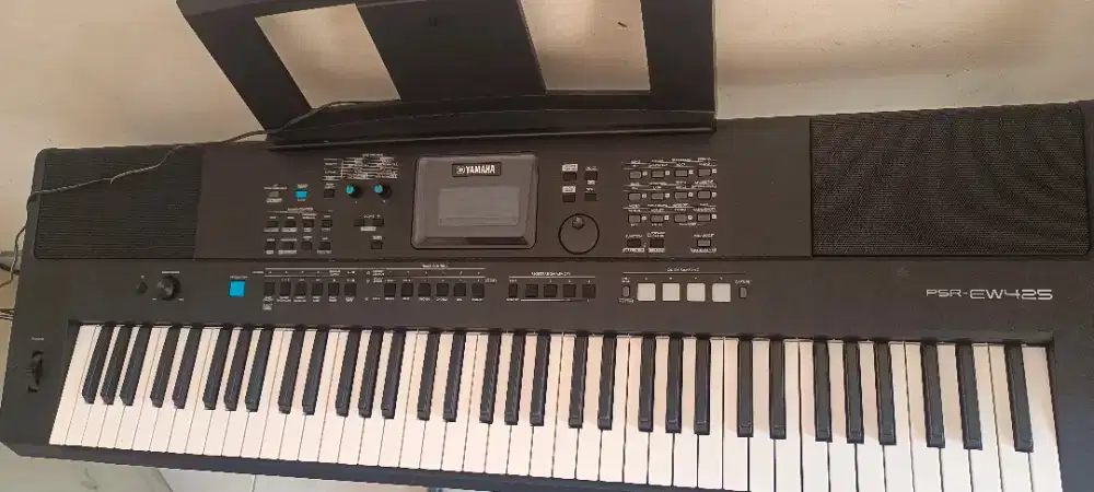 Yamaha PSR EW 425