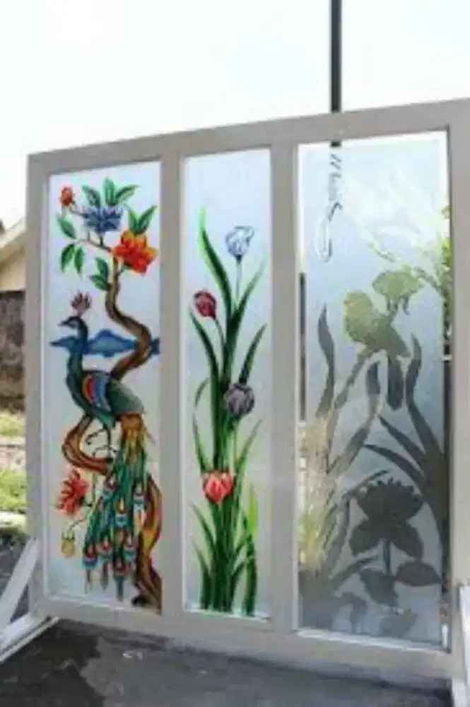 Pengrajin kaca lukis, etsa,grafier,patri