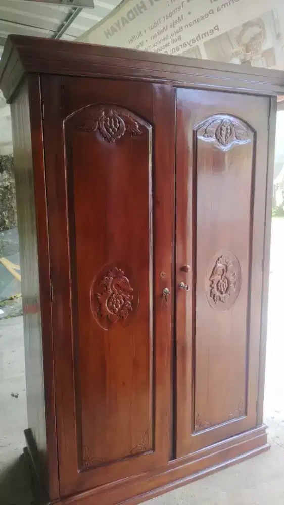 Lemari pakaian anggur 2 pintu kayu jati asli