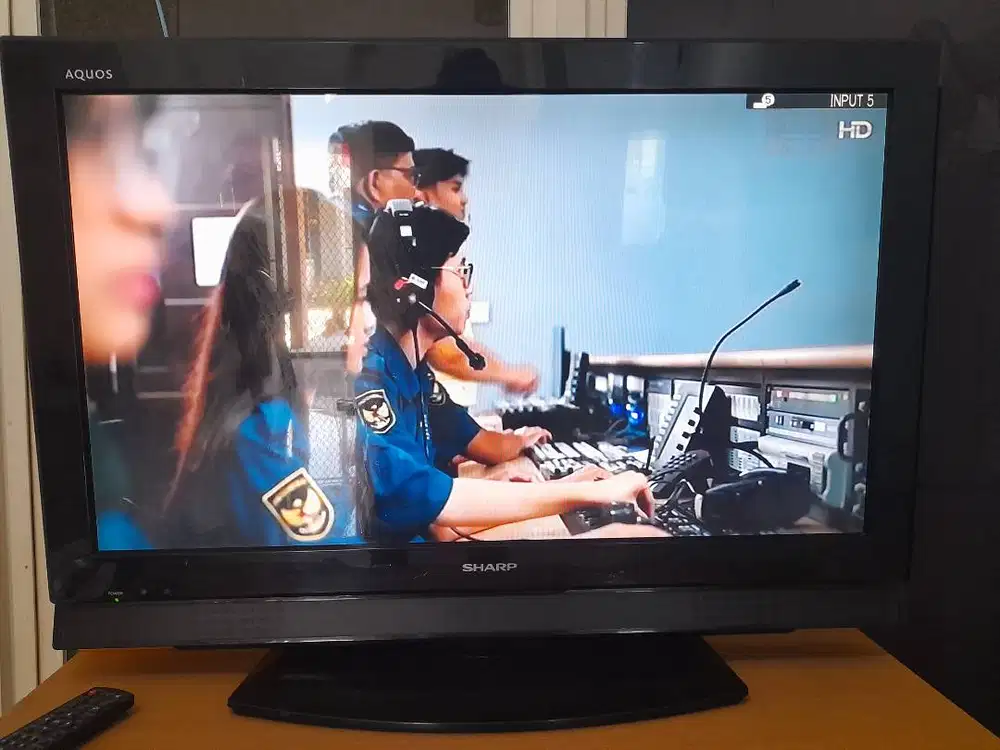 TV SHARP AQUOS 32 Inchi