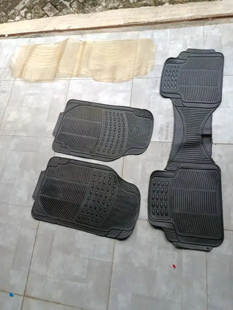 Karpet mobil 3 baris