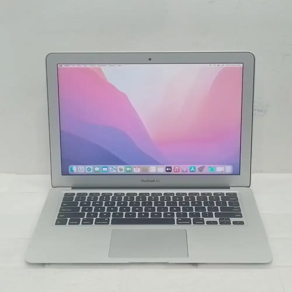 Macbook Air 2017 Intel core i5 Ram 8gb ssd 256gb os monterey