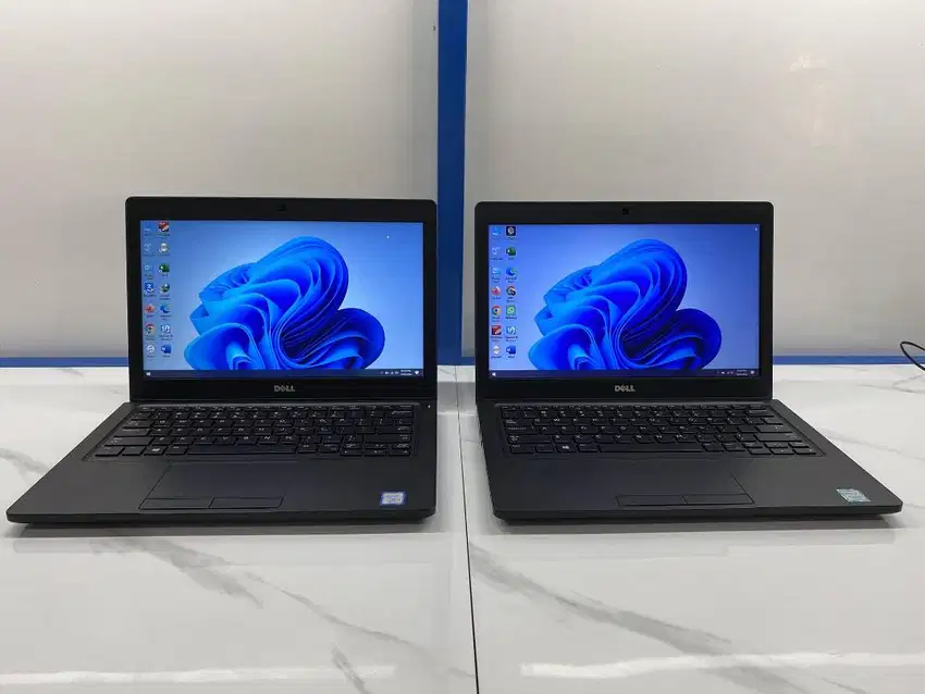 DELL Latitude 5280 Intel Core i5-7300U (12.5) HD 8 GB DDR4-SDRAM 25
