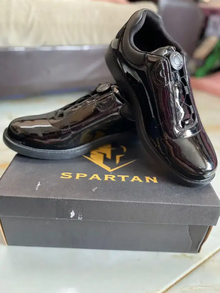 Sepatu pantofel kilap