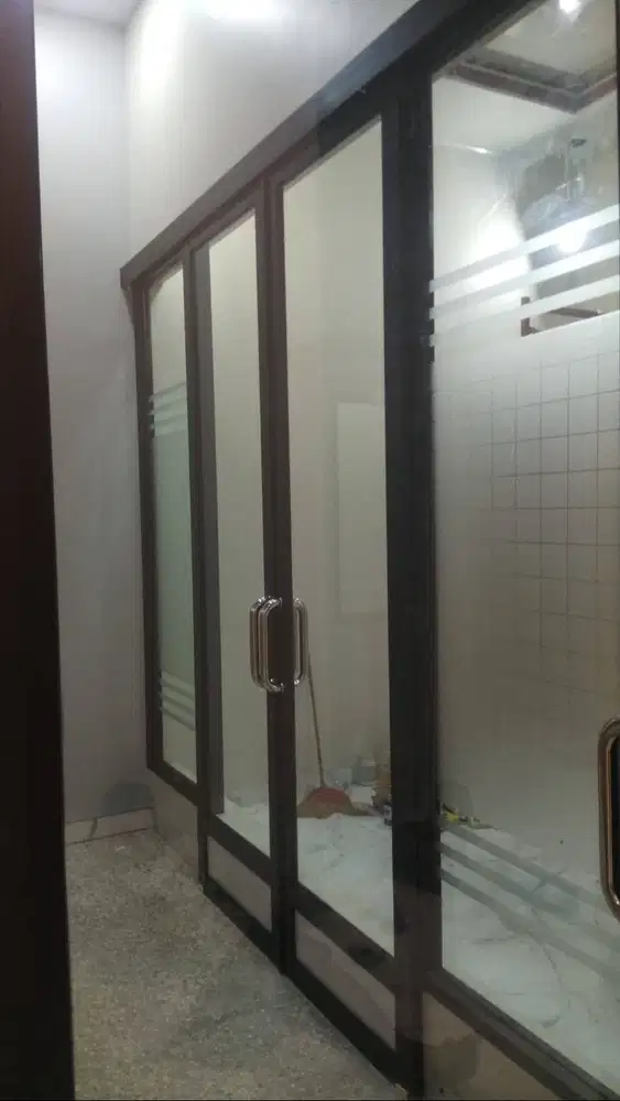 Pasang Kusen AlumInium + Pintu + Jendela + Sekat Gypsum Dan Kaca