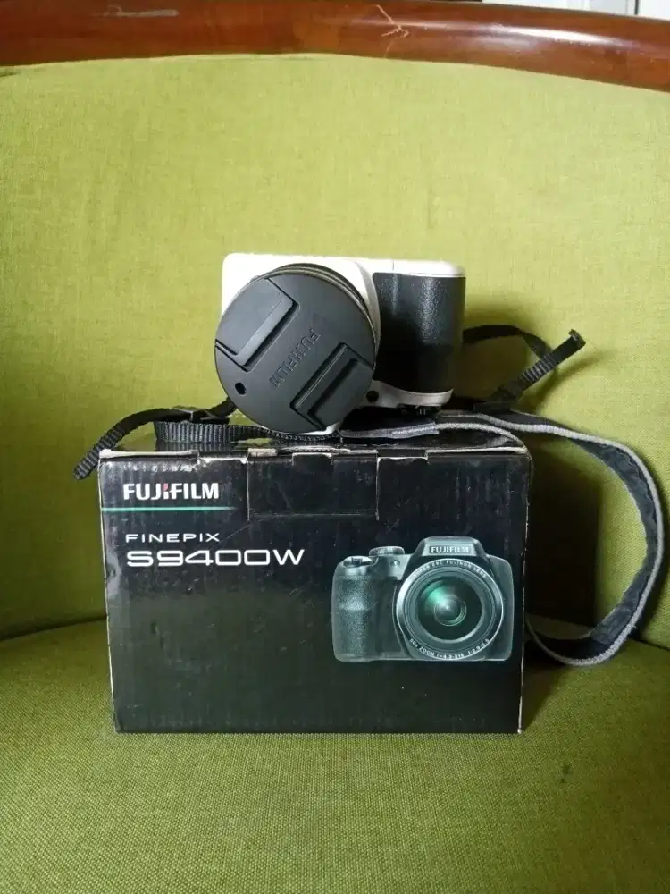 Fujifilm finepix S9400W black white