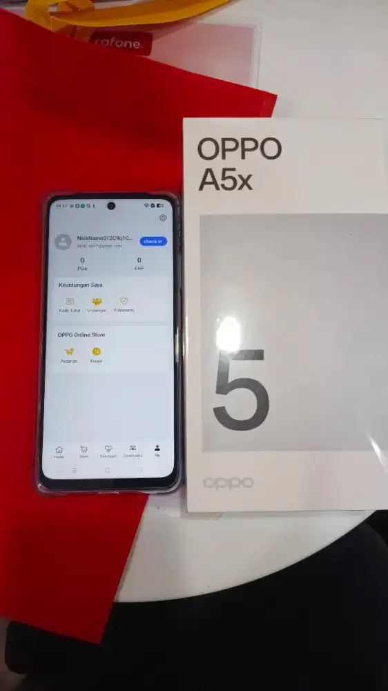 Oppo A5x colour white, pink, and navy