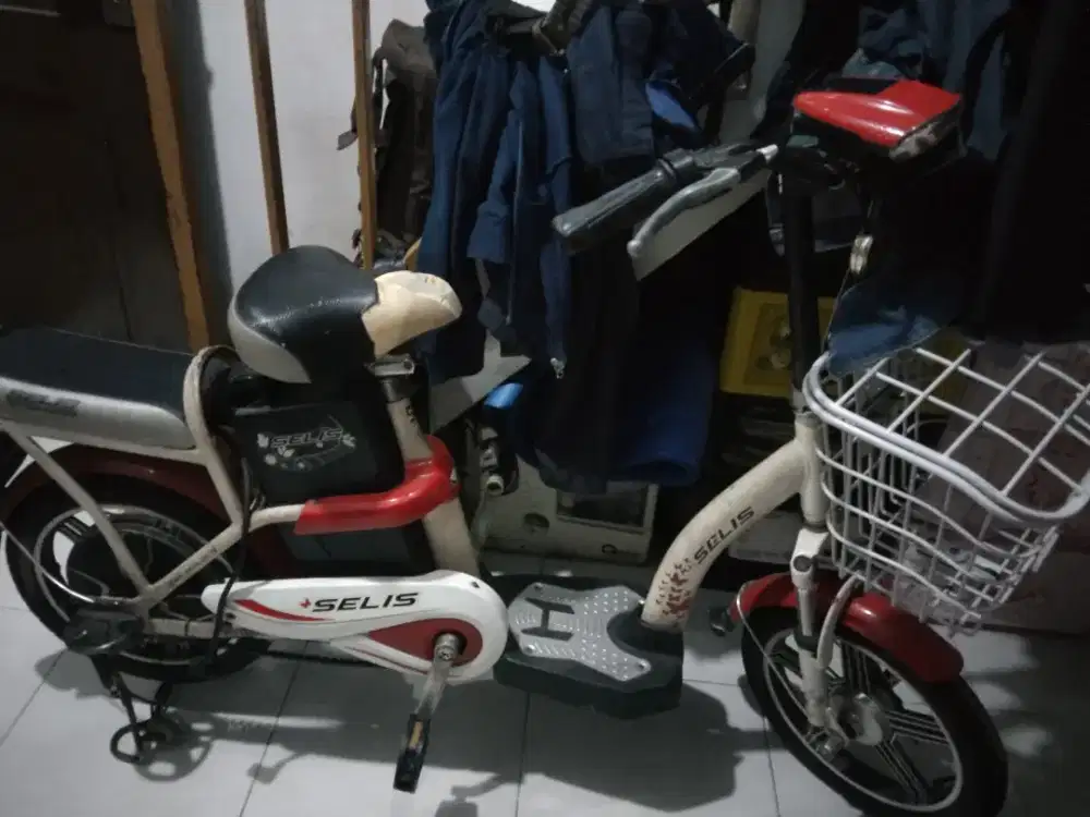 Sepeda listrik selis
