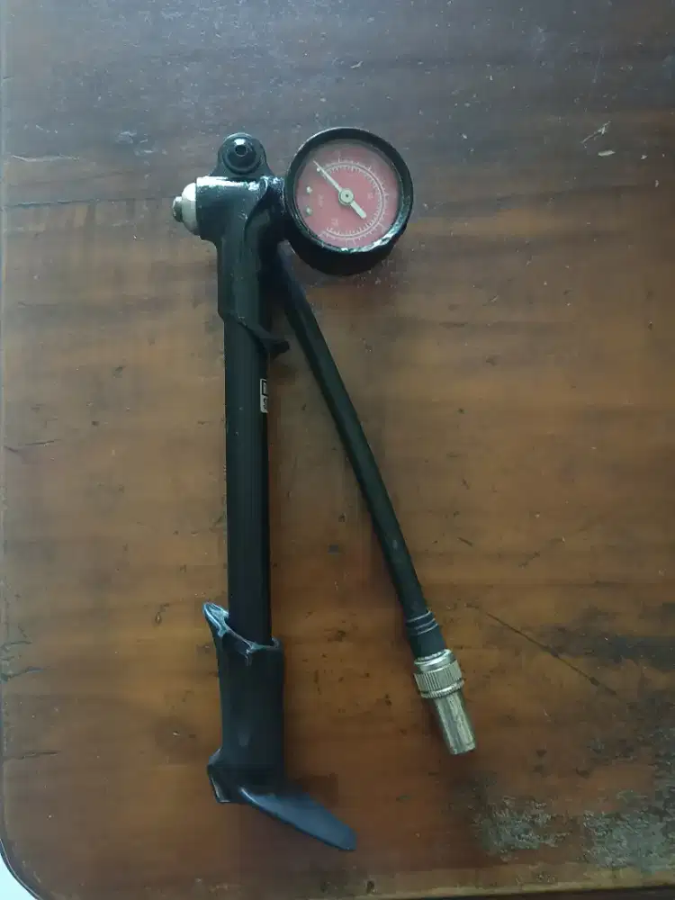 Pompa Shock sepeda rock shox