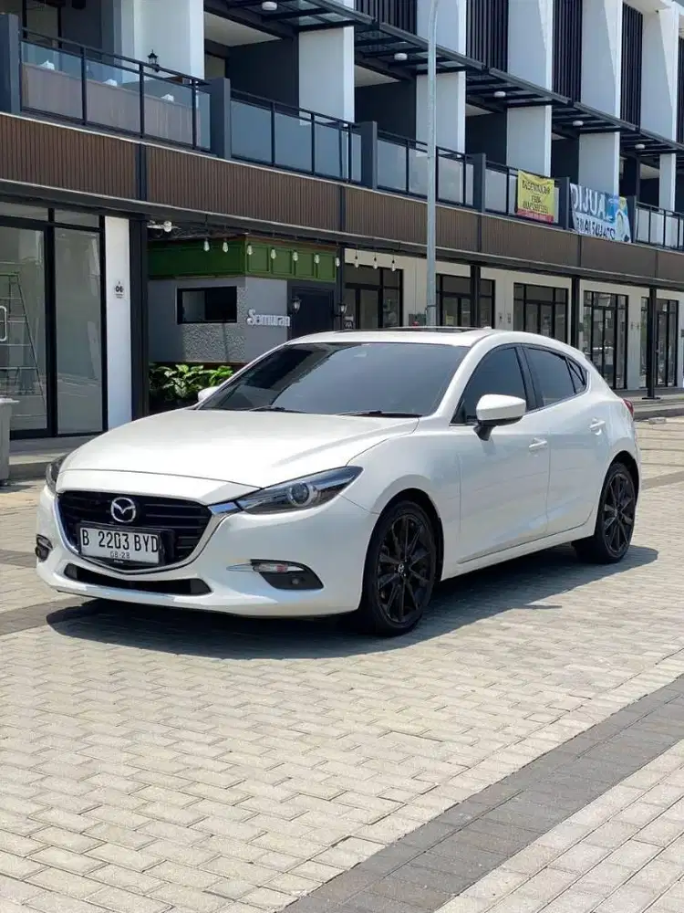 MAZDA 3 HB AT 2018 PUTIH